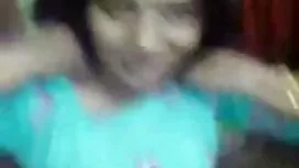 彼は彼の友人を助けました 女 用 の a ...
