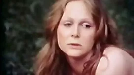 お友達に大きなおもちゃを与える 現役 女 ...