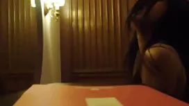 隣人は着陸地点に置いてから出発します。  ...