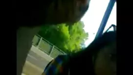 ドイツ人はの一口でバンに噴霧された 女性 ...